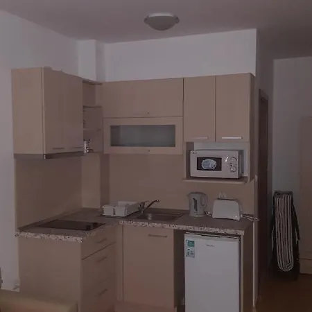 In Sunny Day 6 Complex