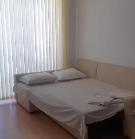 In Sunny Day 6 Hotel *