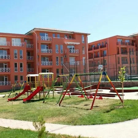 In Sunny Day 6 Complex Hotel