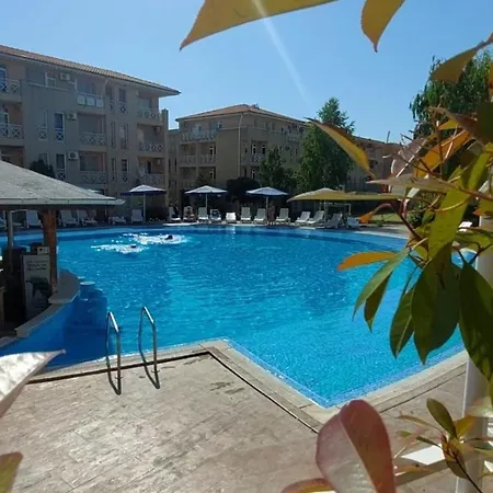 In Sunny Day 6 Hotel *