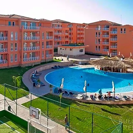 In Sunny Day 6 Complex Hotel
