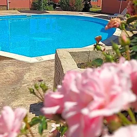 In Sunny Day 6 Complex * ساني بيتش
