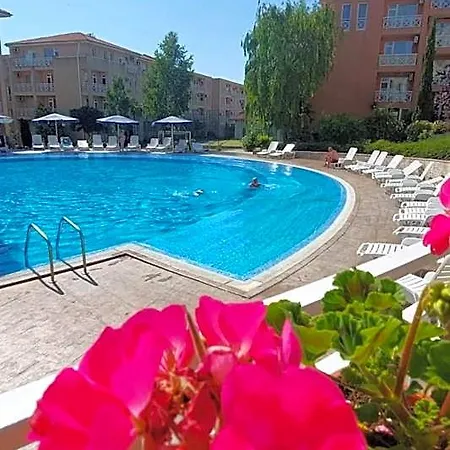 In Sunny Day 6 Complex ساني بيتش