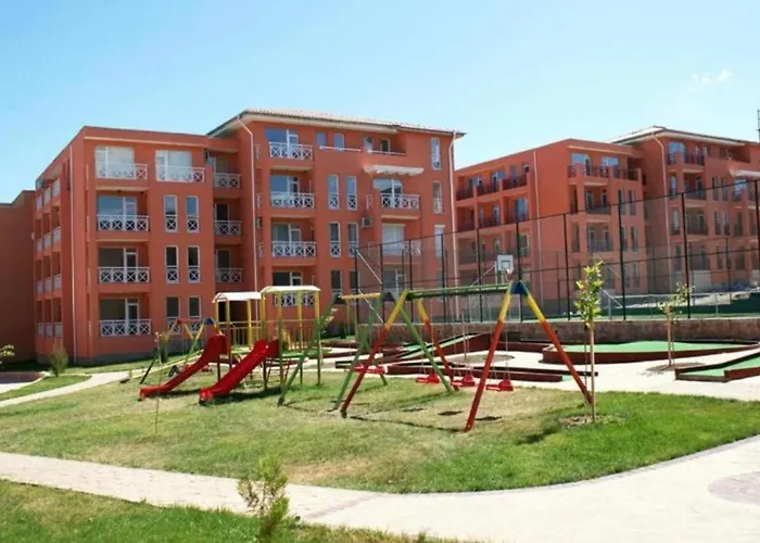 In Sunny Day 6 Complex Hotel