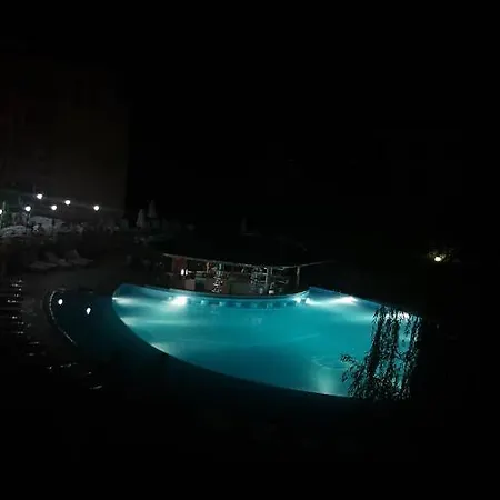 In Sunny Day 6 Complex Hotel *