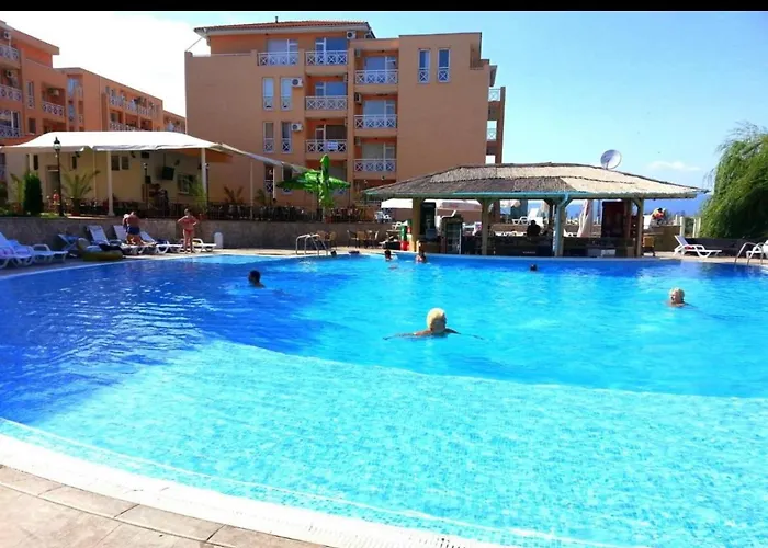 In Sunny Day 6 Complex